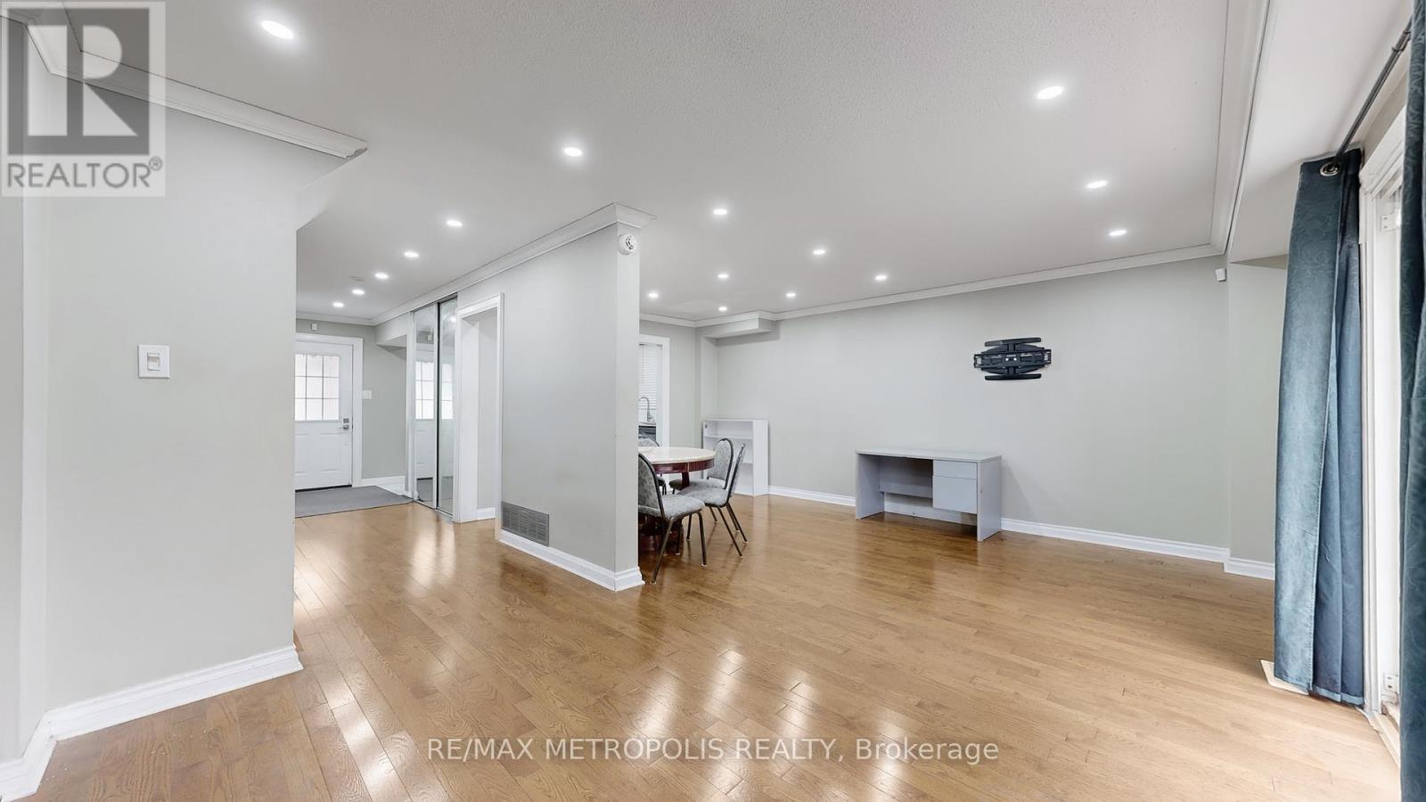 Main - 61 Horseshoe Crescent, Toronto, Ontario  M1B 4S3 - Photo 13 - E12451941
