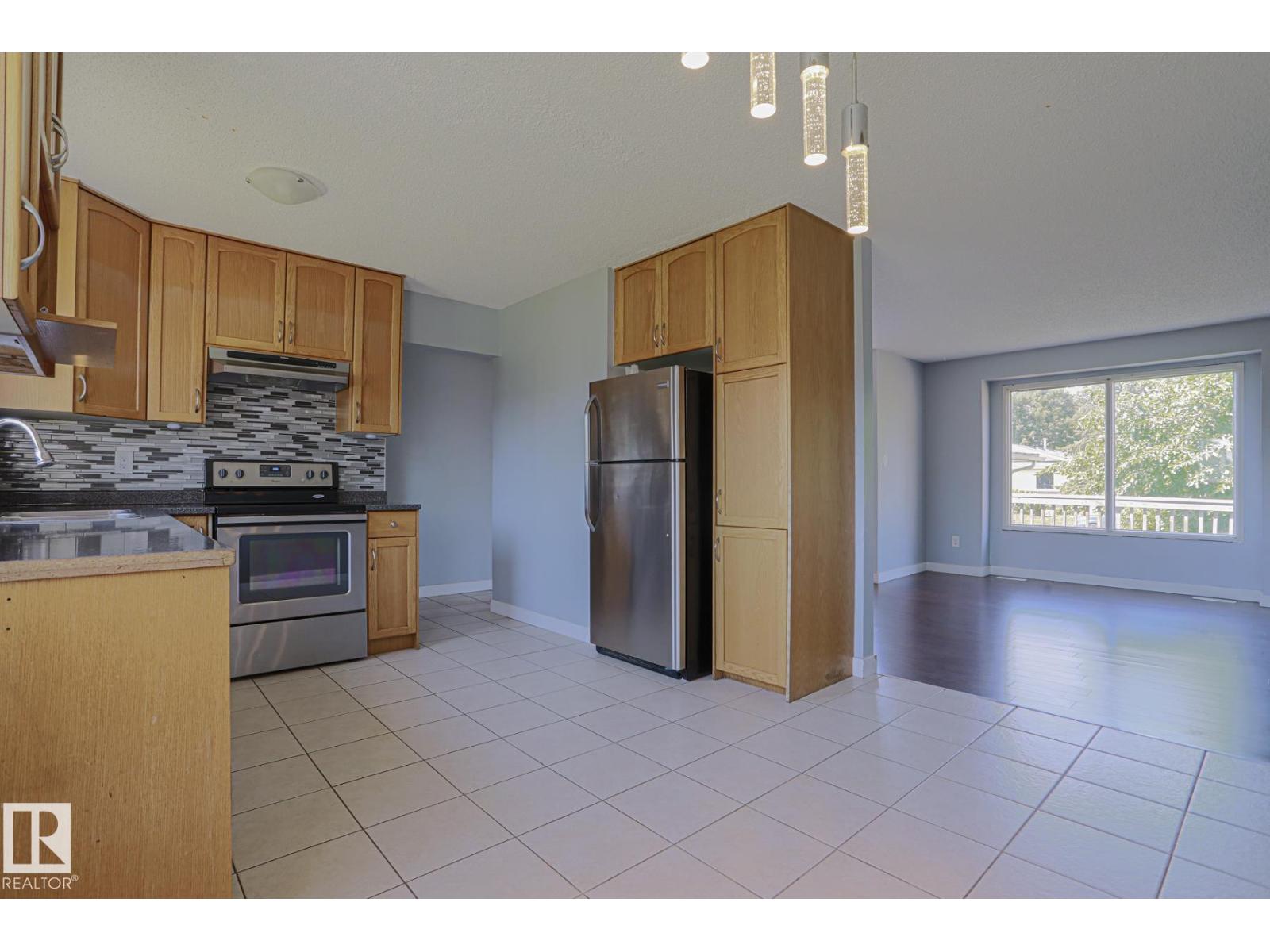 1411 35 St Nw, Edmonton, Alberta  T6L 2M2 - Photo 10 - E4461324