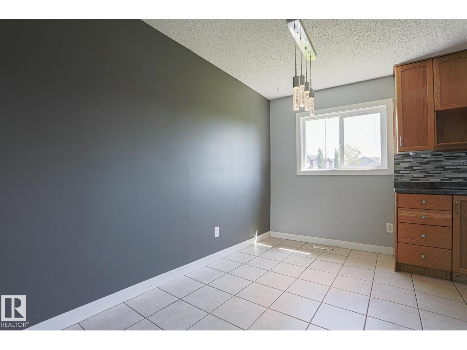 1411 35 St Nw, Edmonton, Alberta  T6L 2M2 - Photo 8 - E4461324