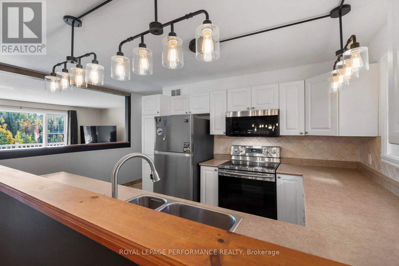 2150 County Rd 14 Road, Hawkesbury, Ontario  K0B 1B0 - Photo 10 - X12452106