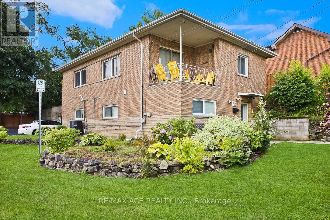 Main - 205 Emerson Street, Hamilton, Ontario  L8S 2Y3 - Photo 1 - X12451961