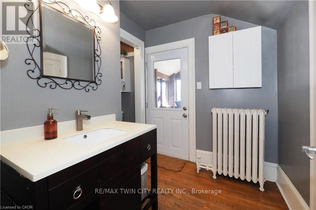 76 Wellington Street, Cambridge, Ontario  N1R 3Y7 - Photo 28 - X12451998