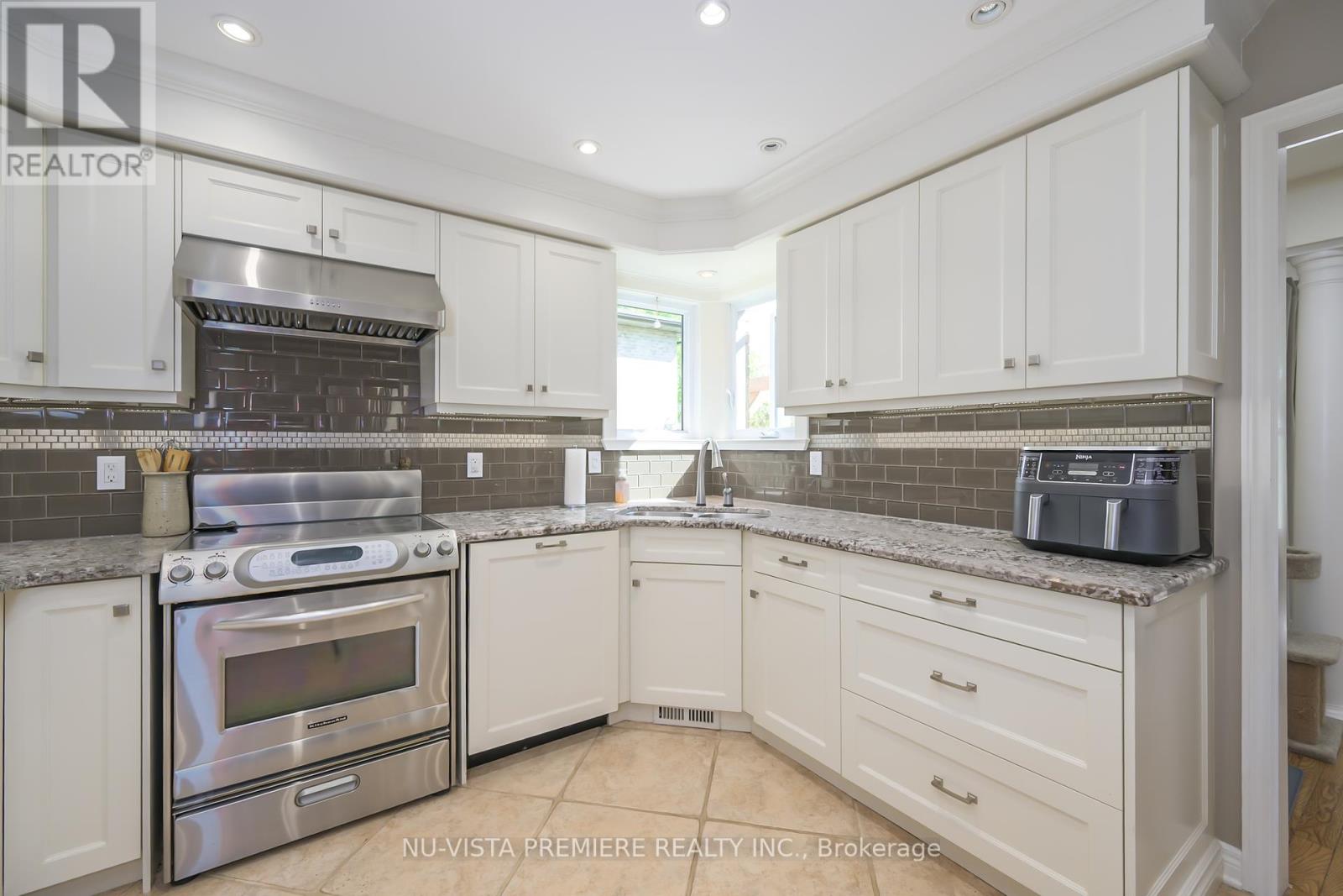 237 Castlegrove Boulevard, London North, Ontario  N6G 3Y7 - Photo 12 - X12451907