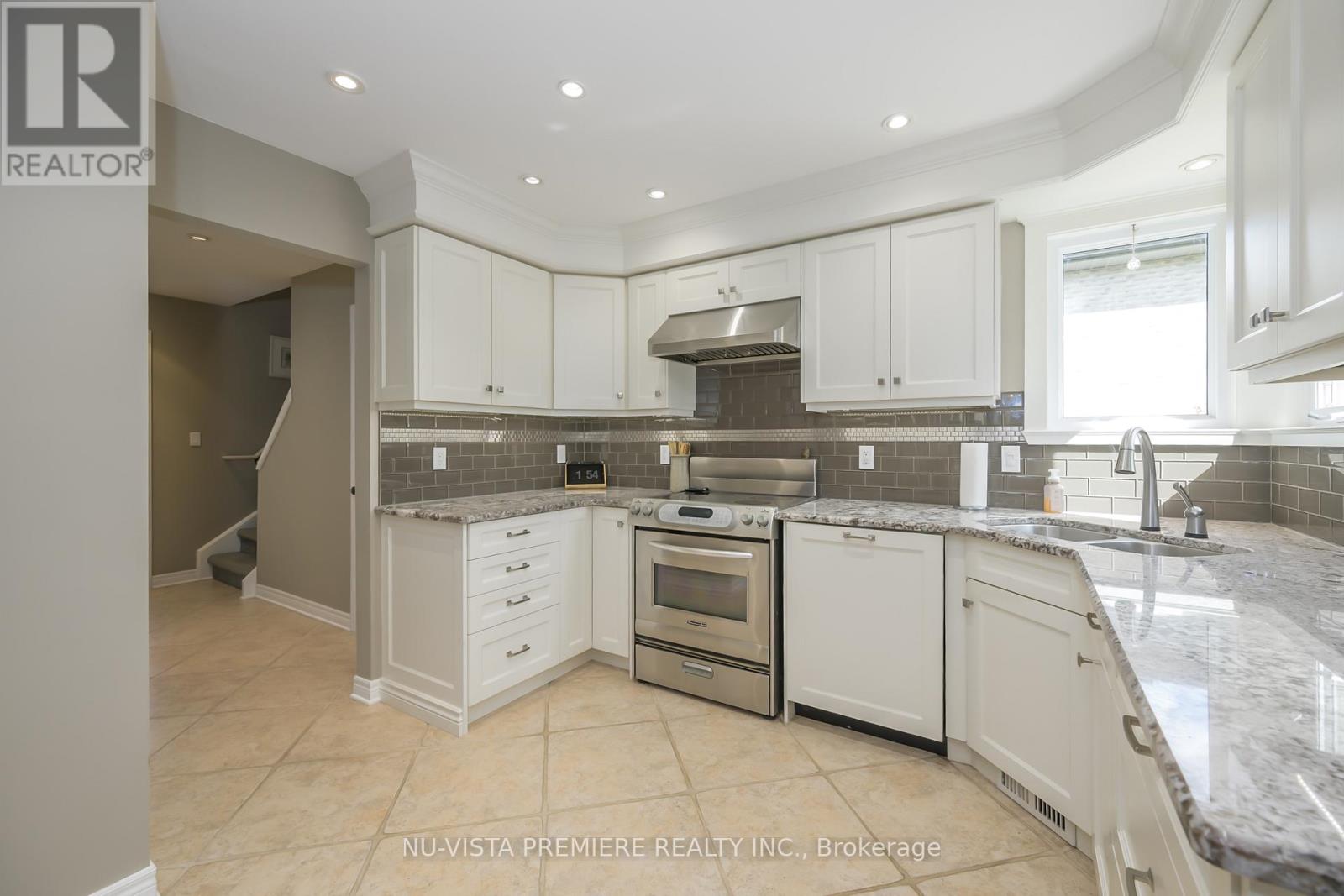 237 Castlegrove Boulevard, London North, Ontario  N6G 3Y7 - Photo 11 - X12451907