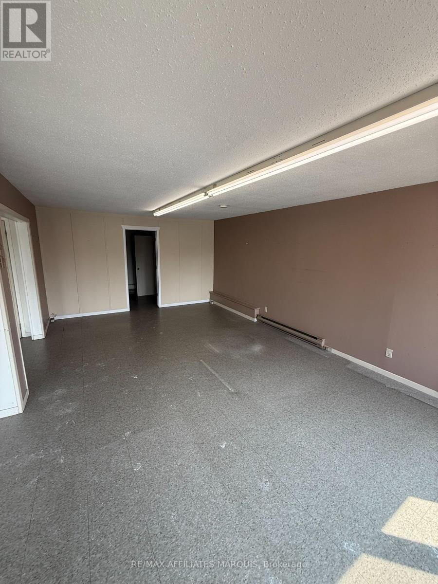 6 William Street W, Smiths Falls, Ontario  K7A 1M9 - Photo 3 - X12338109