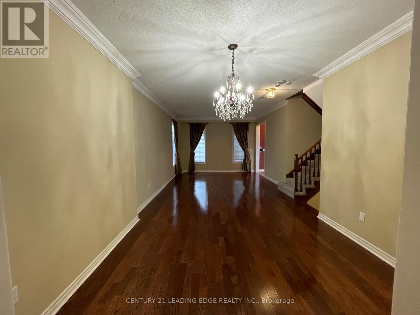 58 Manorwood Drive, Markham, Ontario  L6C 2S2 - Photo 6 - N12451678