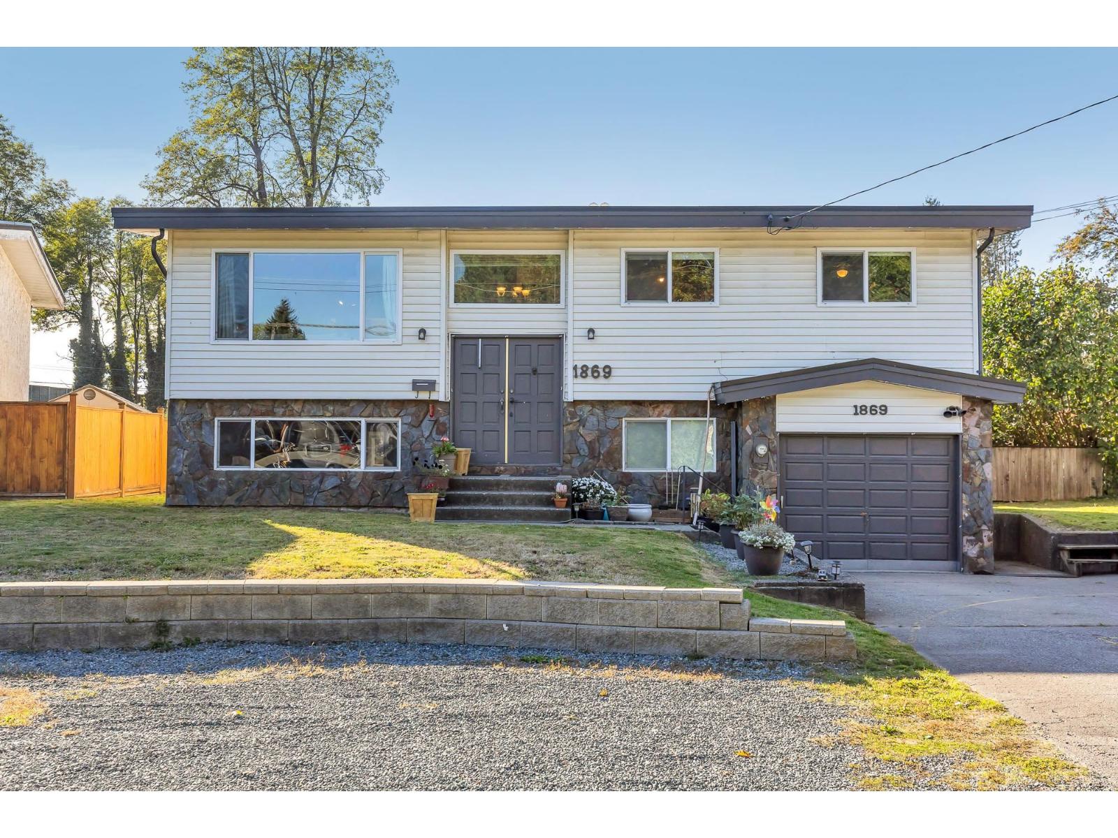 1869 Westbury Avenue, Abbotsford, British Columbia  V2S 1B9 - Photo 1 - R3056563
