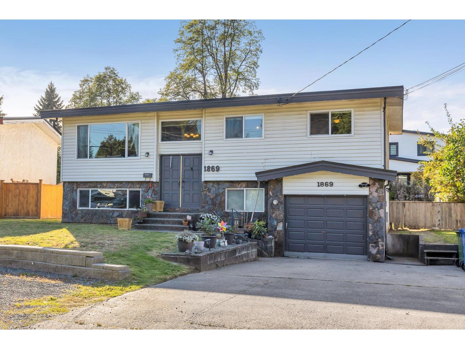 1869 Westbury Avenue, Abbotsford, British Columbia  V2S 1B9 - Photo 2 - R3056563