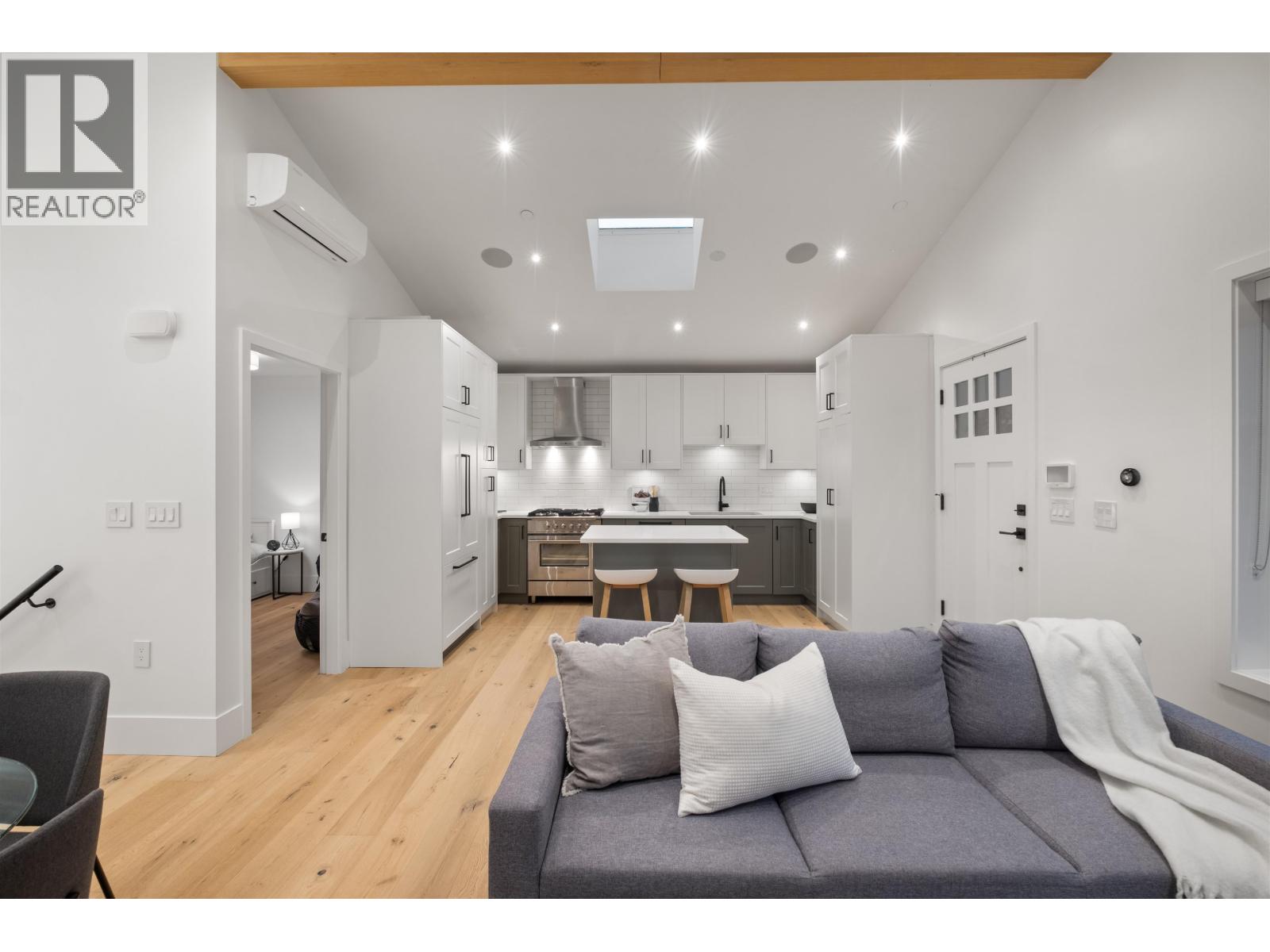 2058 E 5th Avenue, Vancouver, British Columbia  V5N 1M4 - Photo 4 - R3056378
