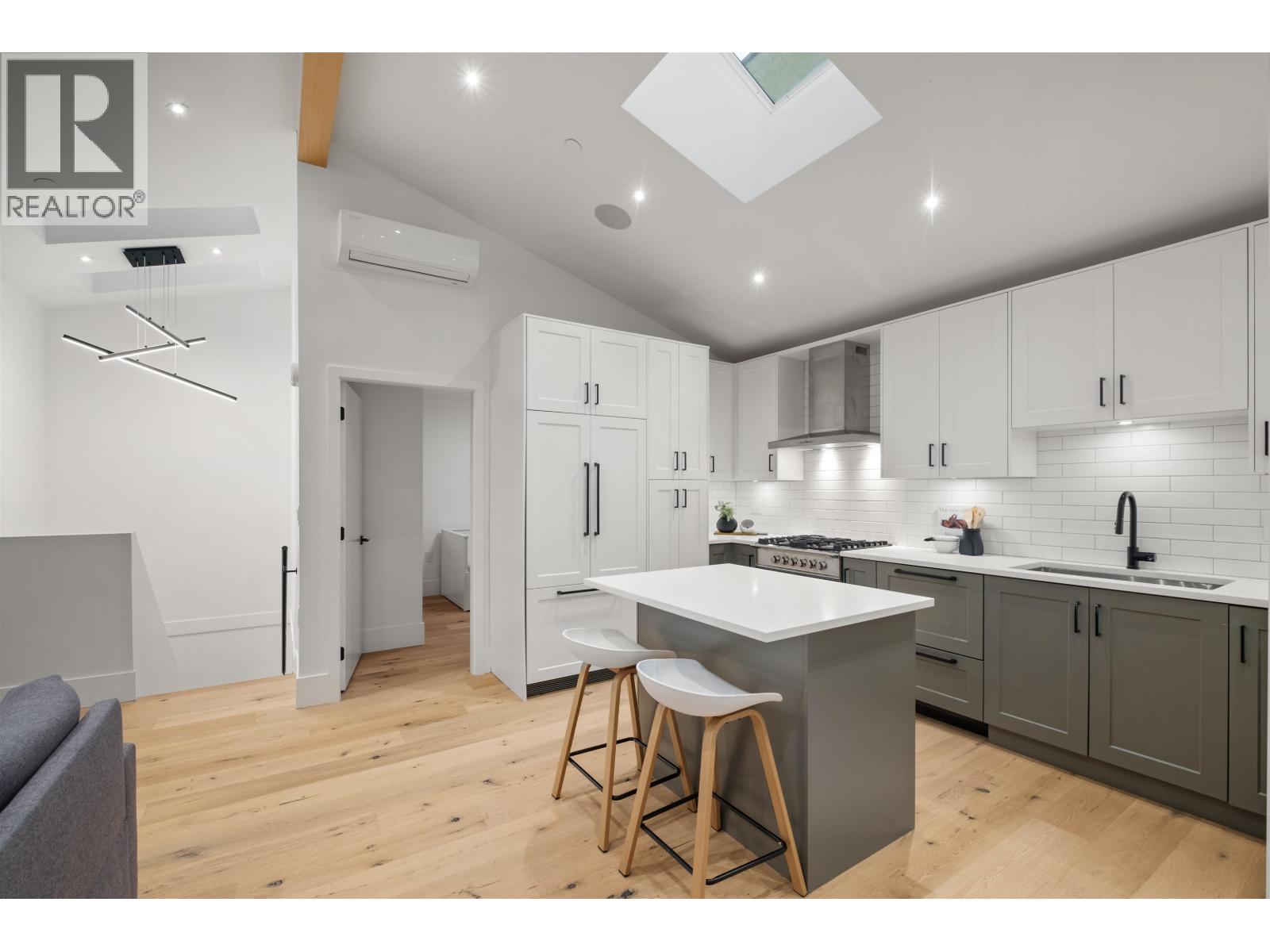 2058 E 5th Avenue, Vancouver, British Columbia  V5N 1M4 - Photo 8 - R3056378