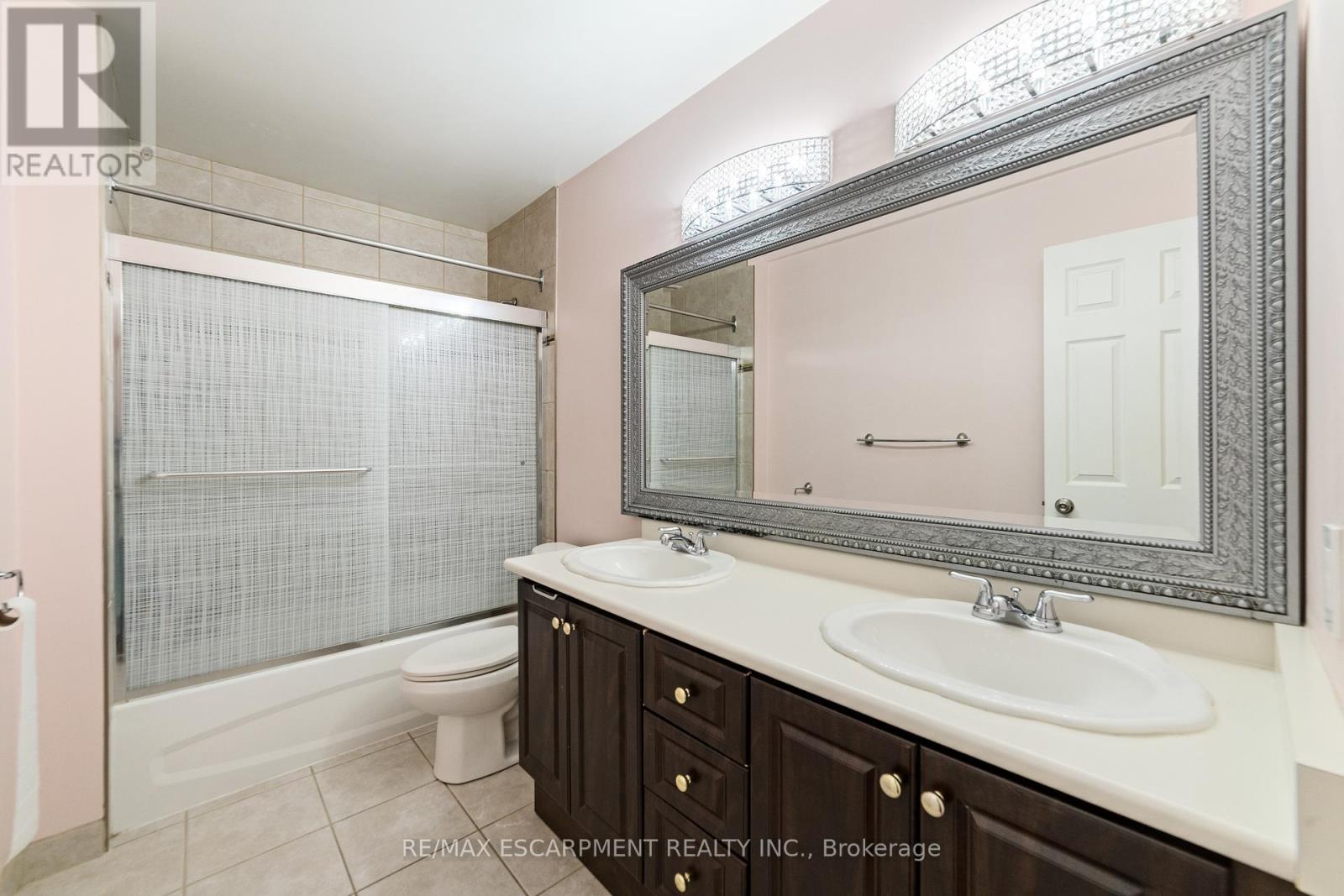 117 Miller Drive, Hamilton, Ontario  L9G 4W2 - Photo 32 - X12378821
