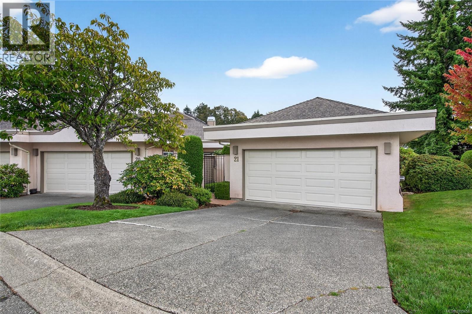 21 4318 Emily Carr Dr, Saanich, British Columbia