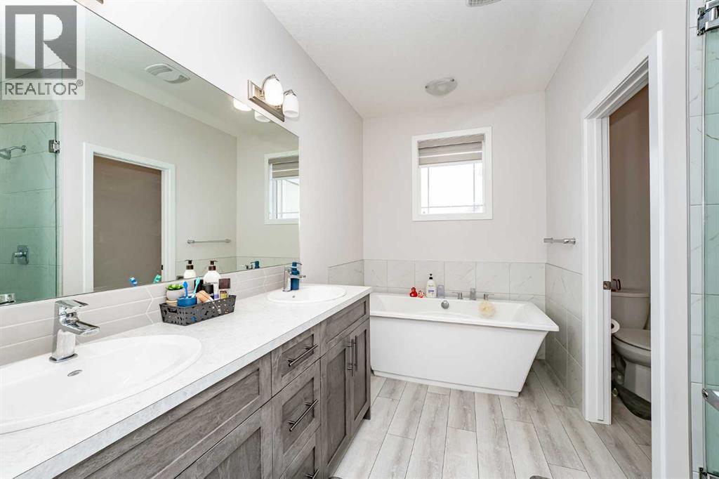 717 Windrow Manor Sw, Airdrie, Alberta  T4B 5H6 - Photo 29 - A2262371