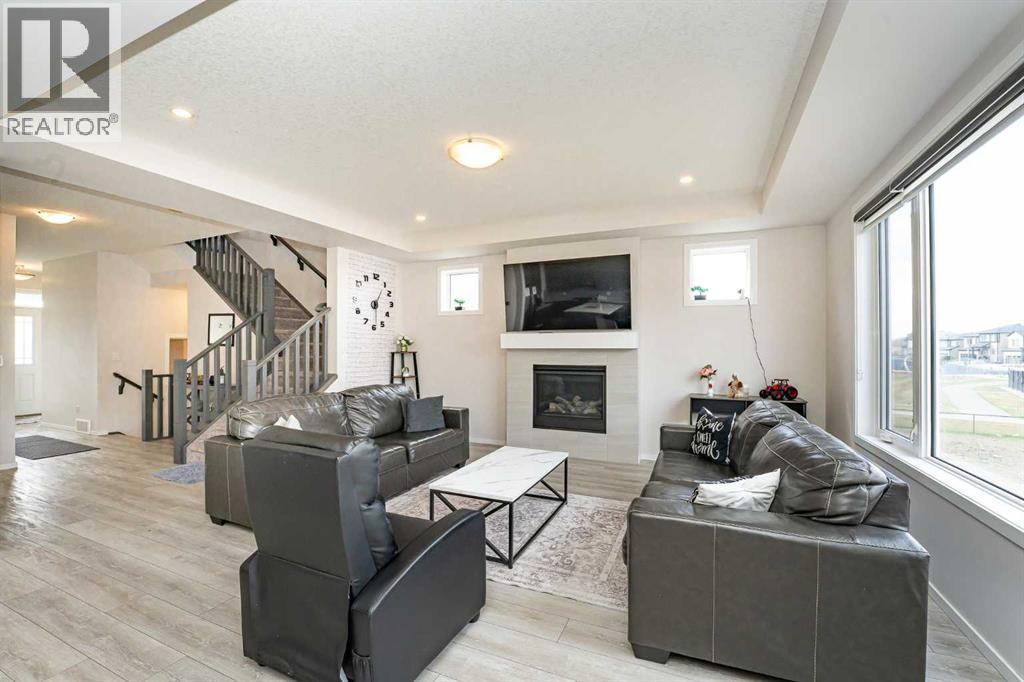 717 Windrow Manor Sw, Airdrie, Alberta  T4B 5H6 - Photo 9 - A2262371