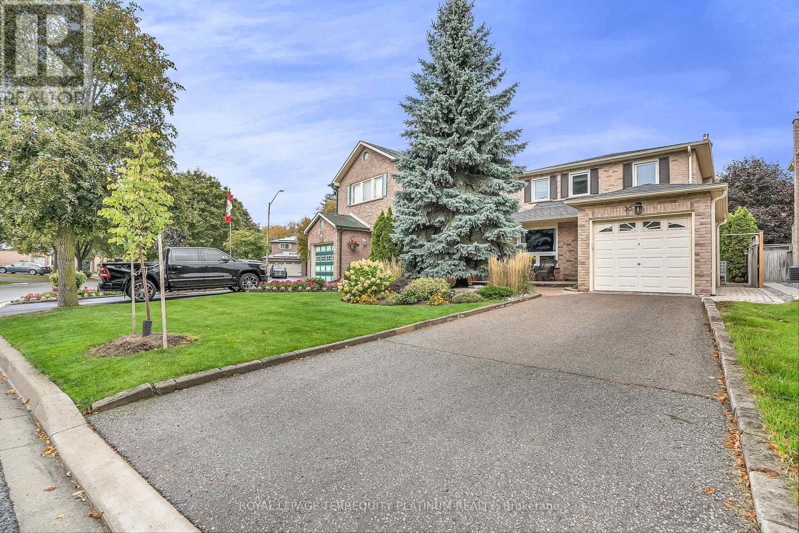 30 Vanessa Road, Markham, Ontario  L3R 4W3 - Photo 2 - N12452051