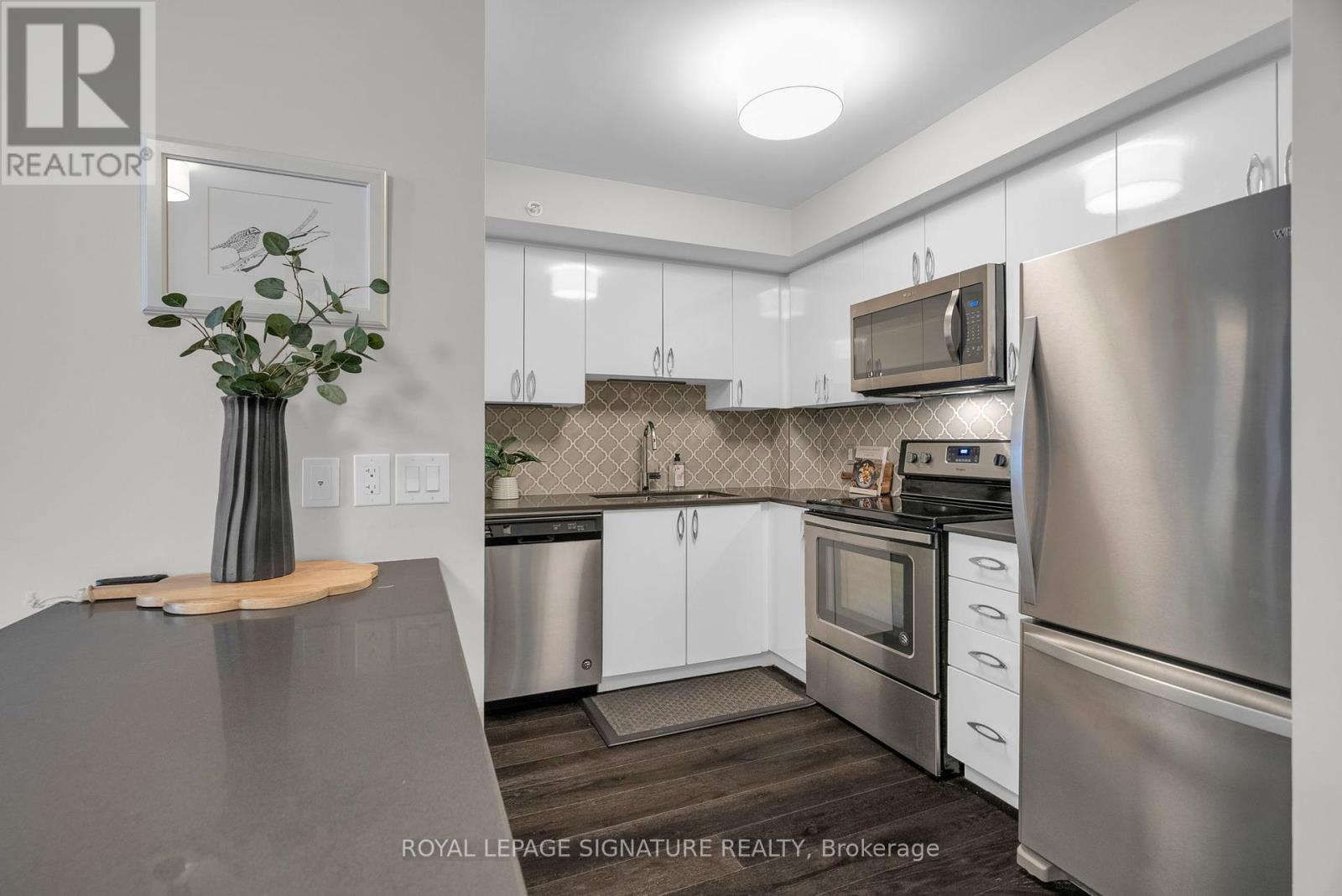 204 - 481 Rupert Avenue, Whitchurch-Stouffville, Ontario  L4A 1Y7 - Photo 7 - N12452068