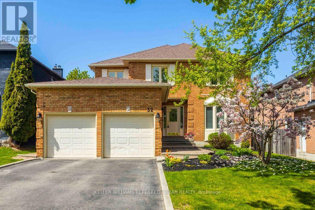 32 Nelson Circle, Newmarket, Ontario  L3X 1R1 - Photo 1 - N12452085