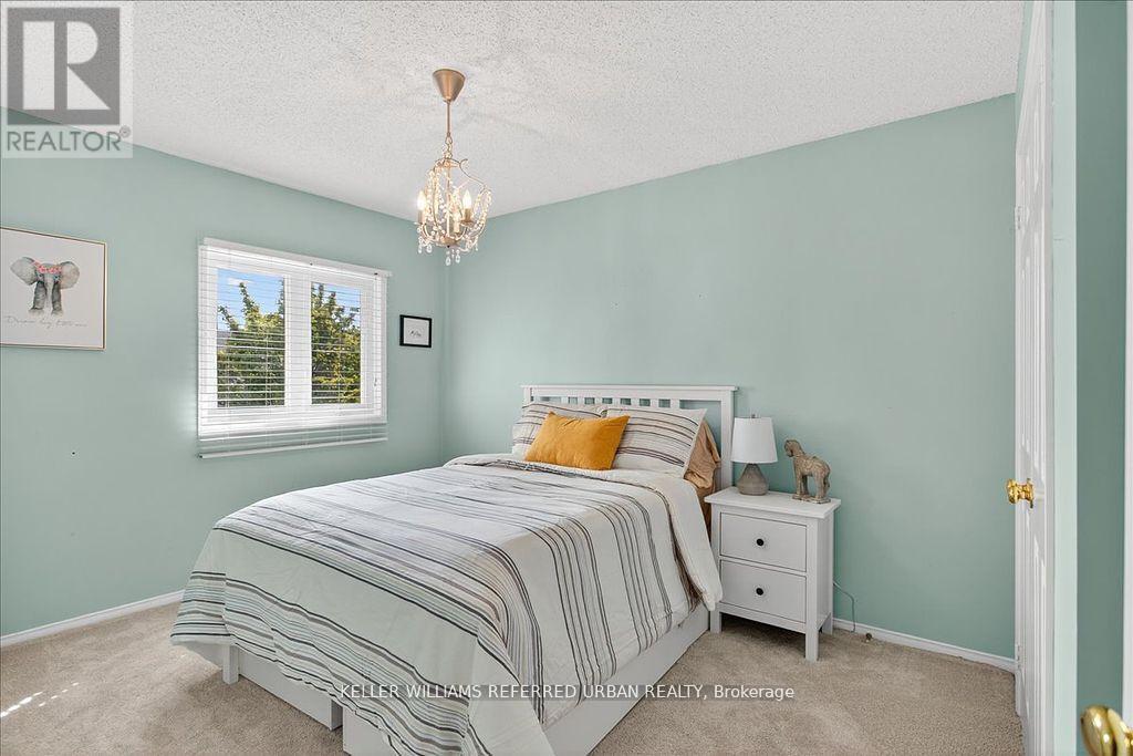 32 Nelson Circle, Newmarket, Ontario  L3X 1R1 - Photo 24 - N12452085