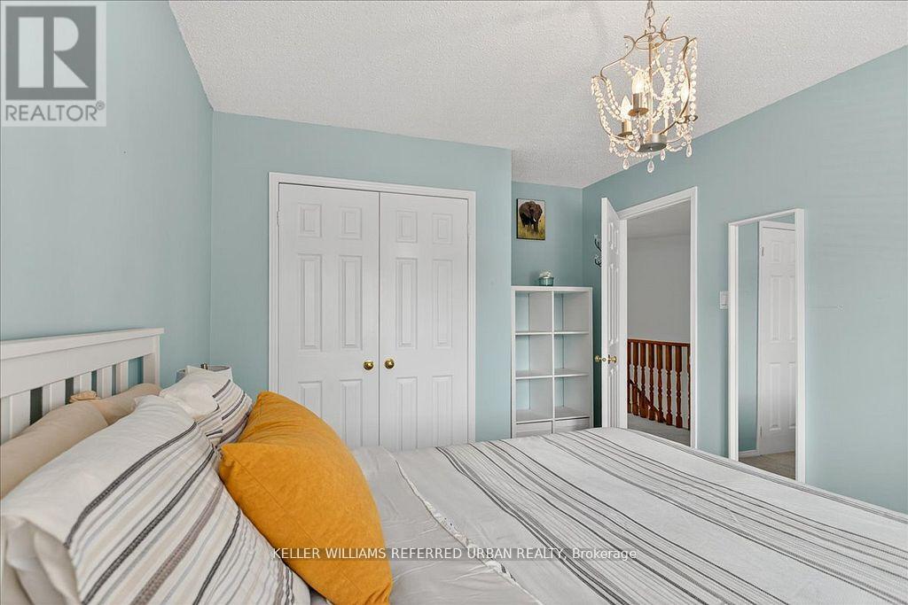 32 Nelson Circle, Newmarket, Ontario  L3X 1R1 - Photo 25 - N12452085