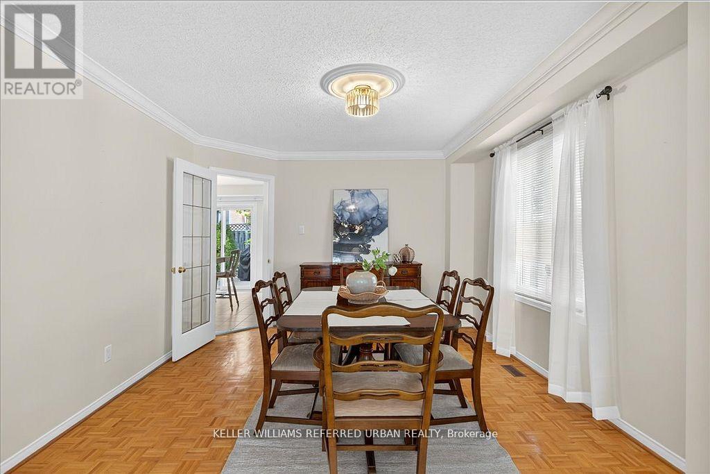 32 Nelson Circle, Newmarket, Ontario  L3X 1R1 - Photo 8 - N12452085