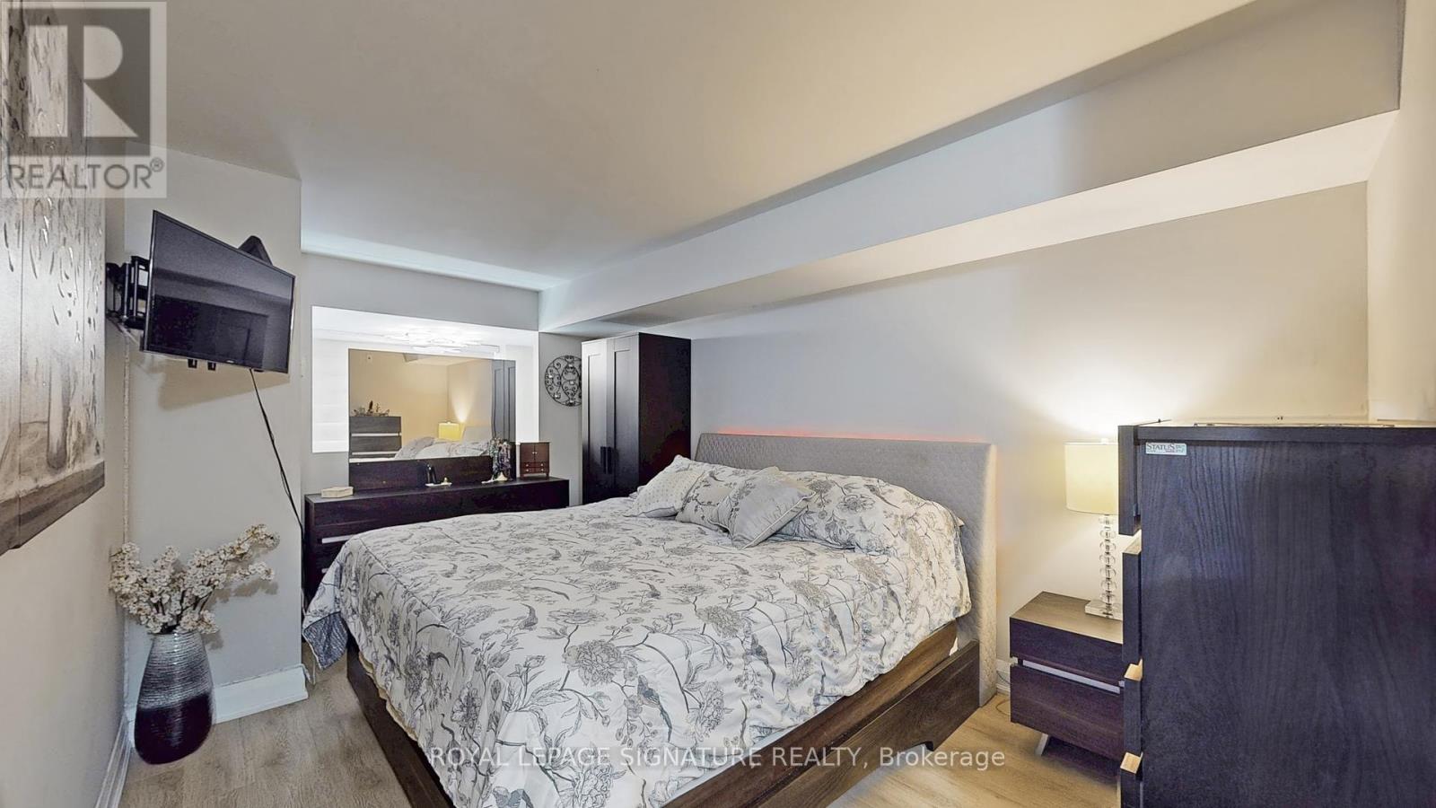 105 - 12 Woodstream Boulevard, Vaughan, Ontario  L4L 8C3 - Photo 15 - N12452090