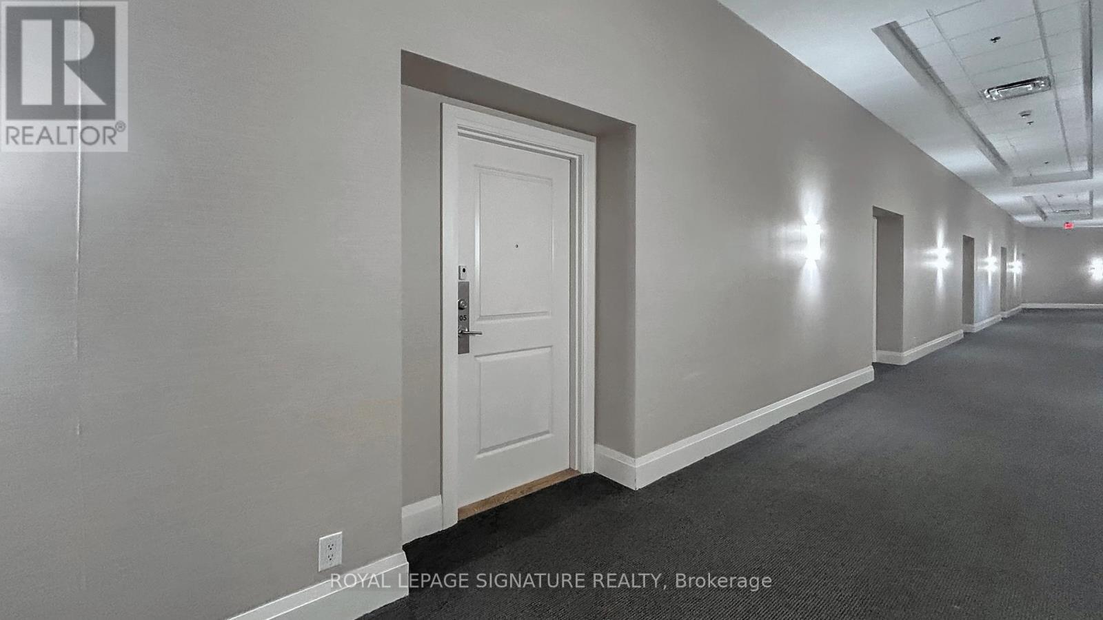 105 - 12 Woodstream Boulevard, Vaughan, Ontario  L4L 8C3 - Photo 4 - N12452090