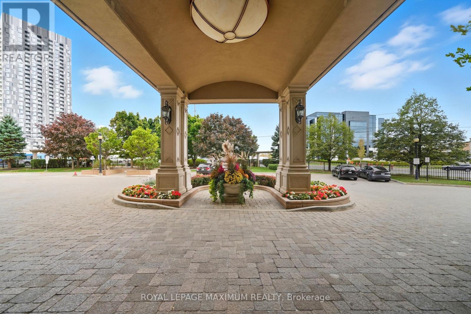 714 - 9225 Jane Street, Vaughan, Ontario  L6A 0J7 - Photo 3 - N12452095