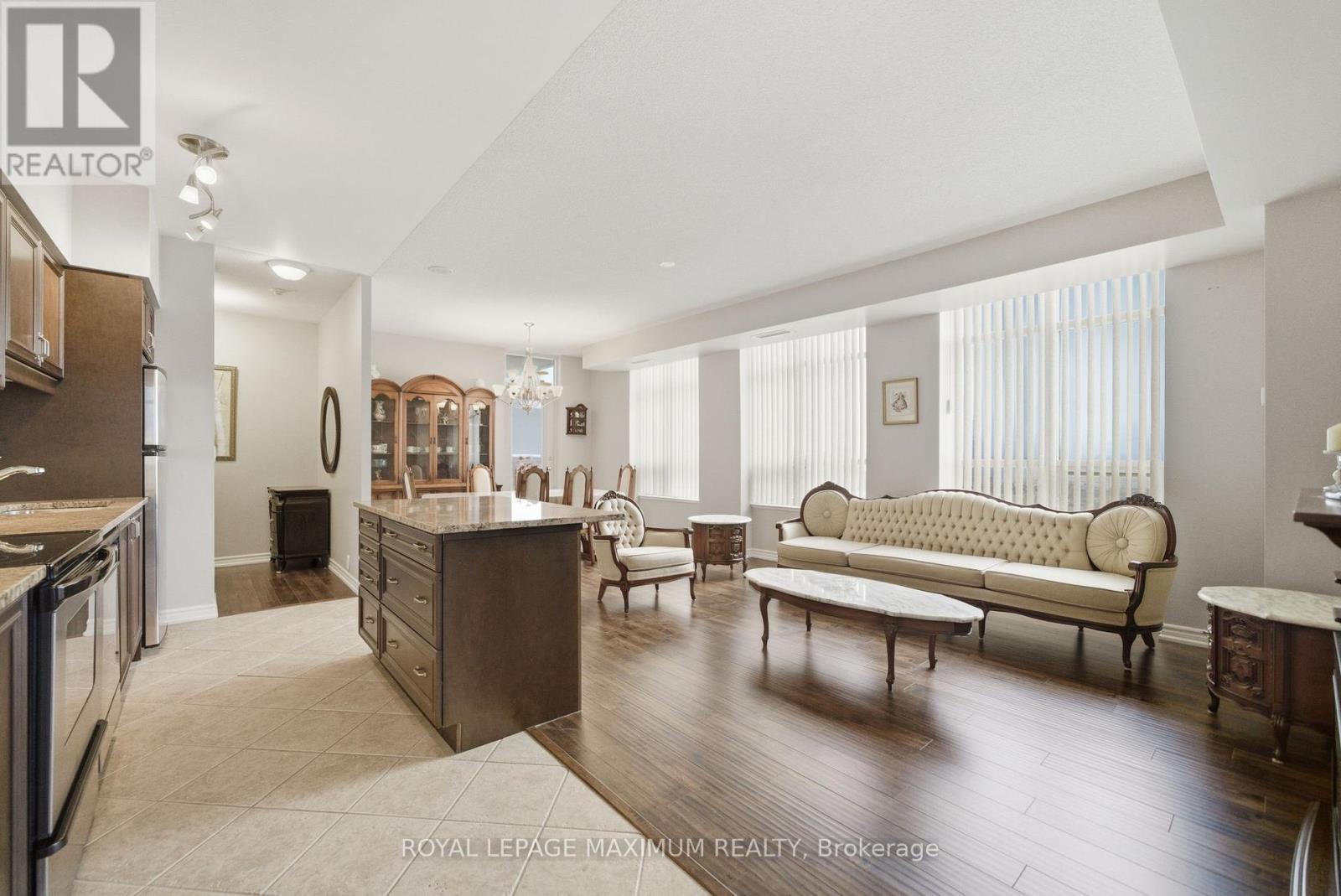 714 - 9225 Jane Street, Vaughan, Ontario  L6A 0J7 - Photo 9 - N12452095