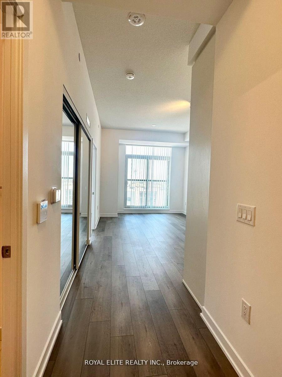 512 - 60 Honeycrisp Crescent, Vaughan, Ontario  L4K 0N5 - Photo 12 - N12452107