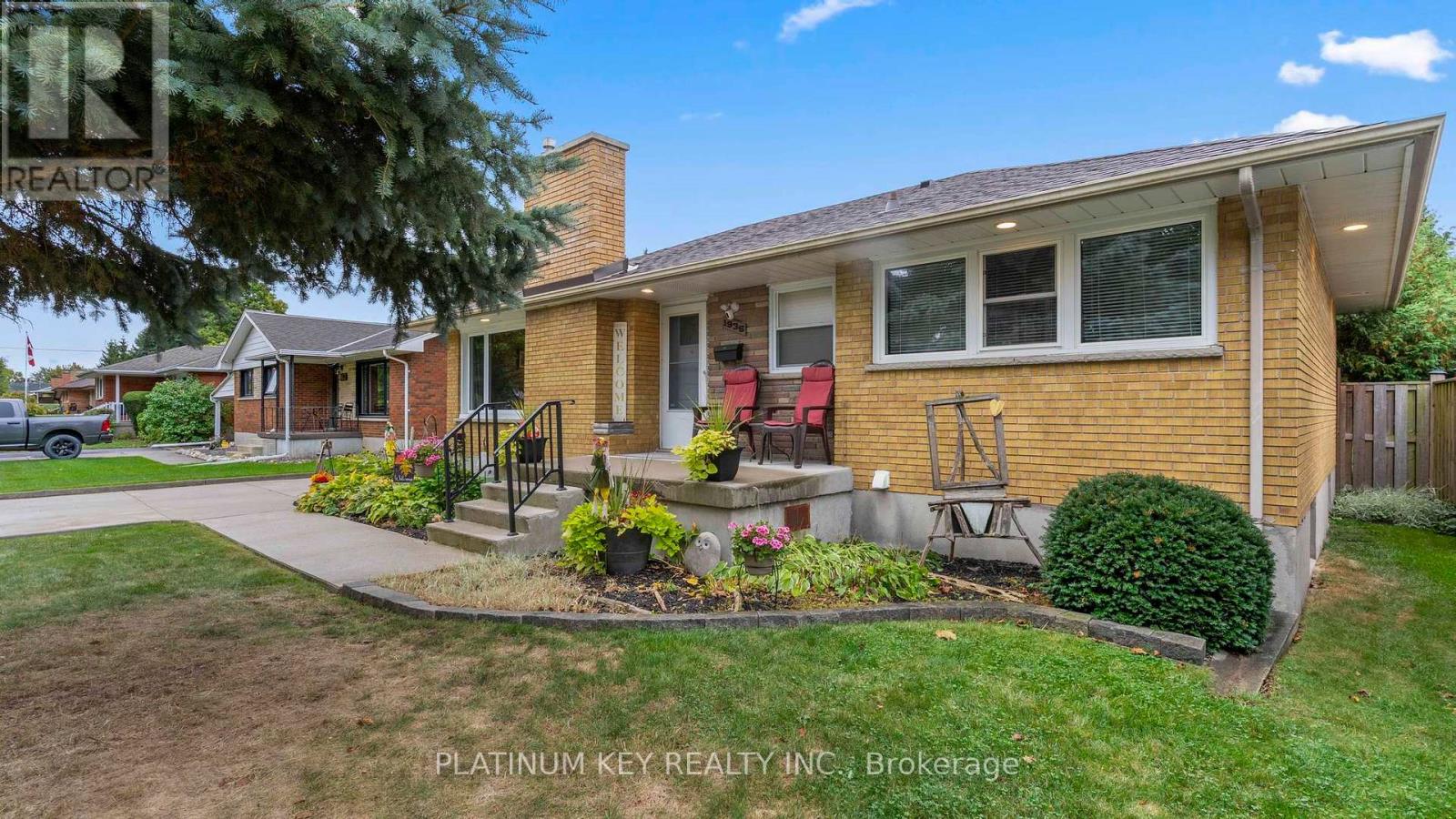 1935 Royal Crescent, London East, Ontario  N5V 1N6 - Photo 2 - X12452199