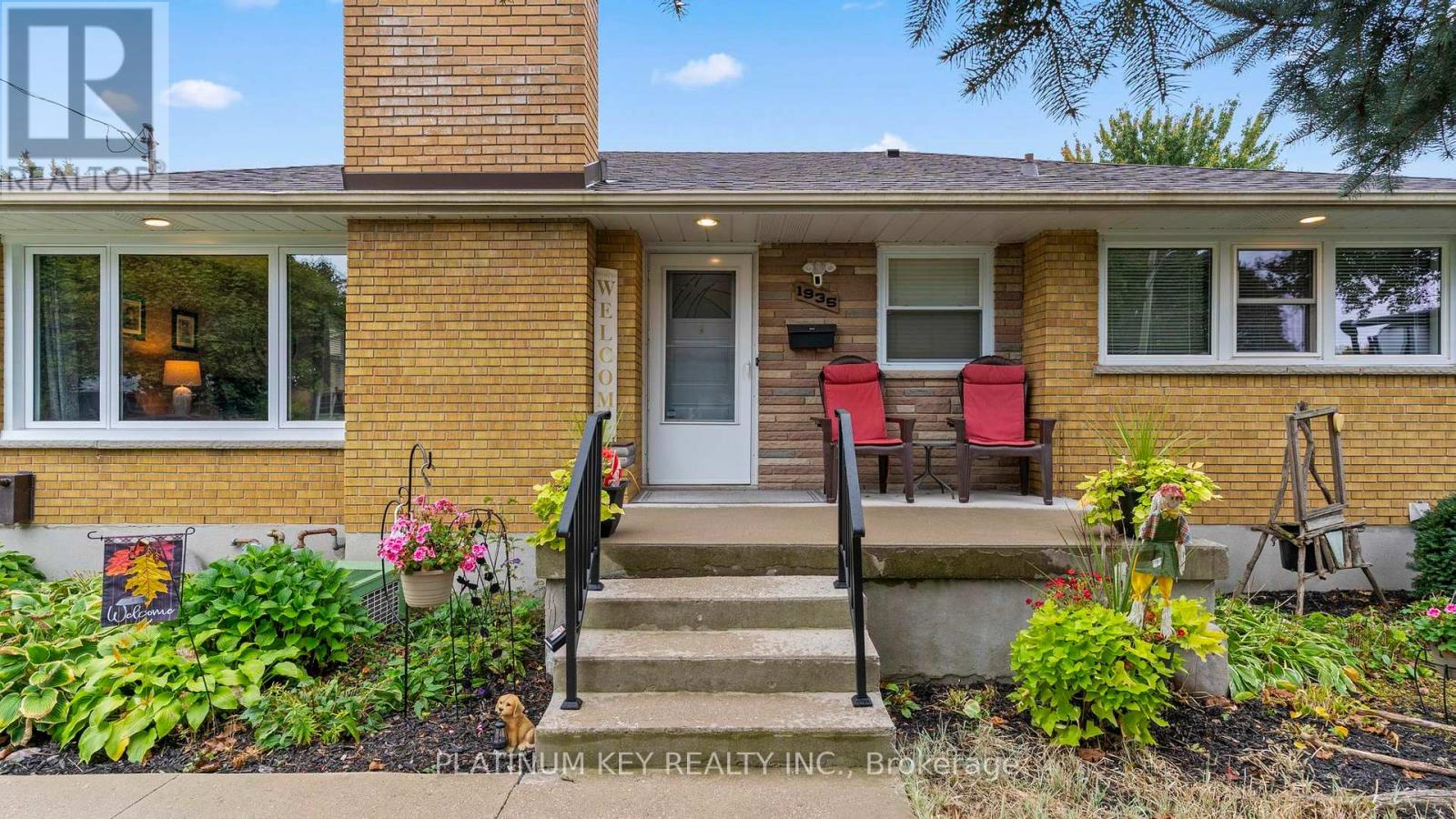 1935 Royal Crescent, London East, Ontario  N5V 1N6 - Photo 3 - X12452199