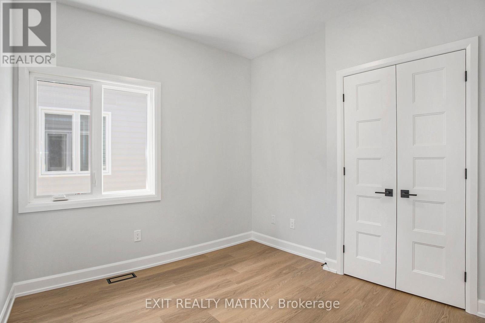 A - 560 Regina Street, Russell, Ontario  K0A 1W0 - Photo 12 - X12452169