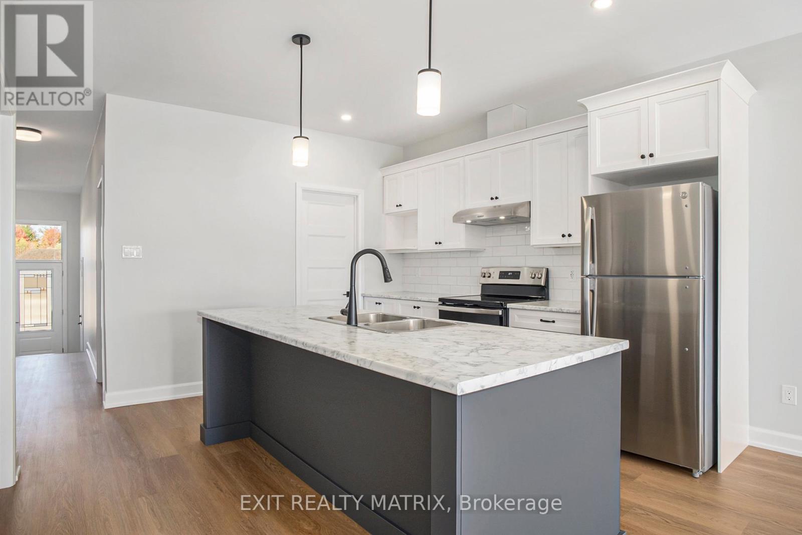 A - 560 Regina Street, Russell, Ontario  K0A 1W0 - Photo 4 - X12452169