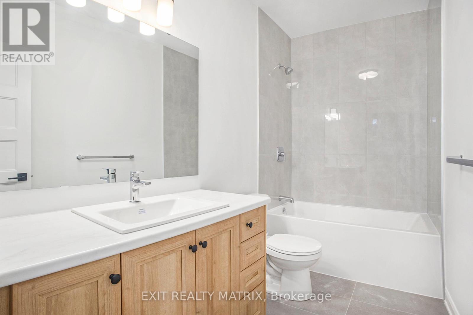 B - 560 Regina Street, Russell, Ontario  K0A 1W0 - Photo 13 - X12452177