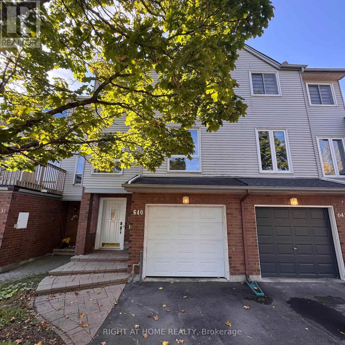 640 Brome Crescent, Ottawa, Ontario  K4A 1T9 - Photo 2 - X12452213