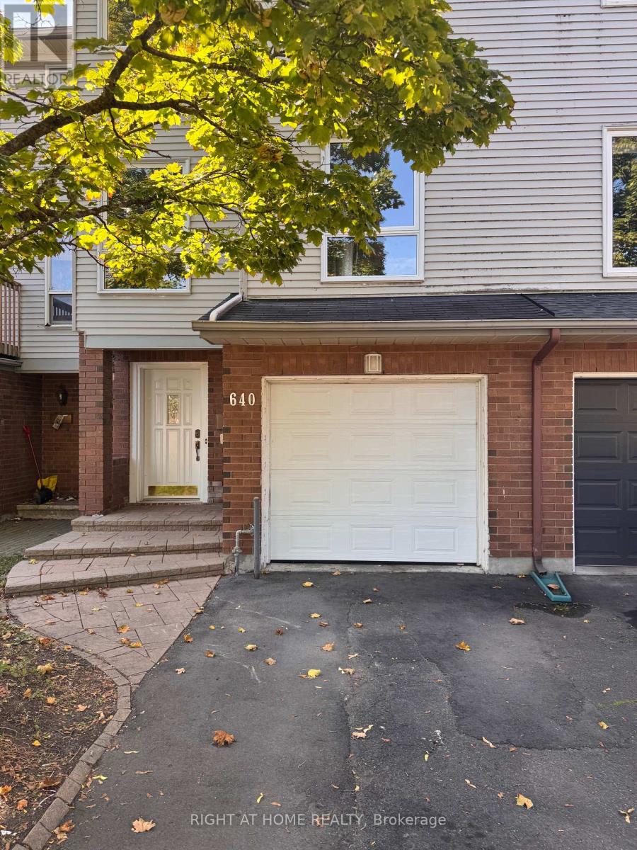 640 Brome Crescent, Ottawa, Ontario  K4A 1T9 - Photo 3 - X12452213