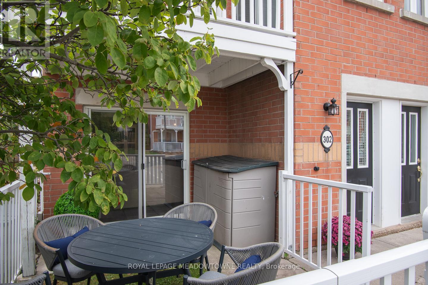 302 - 1701 Lampman Avenue, Burlington, Ontario  L7L 6R7 - Photo 3 - W12452036