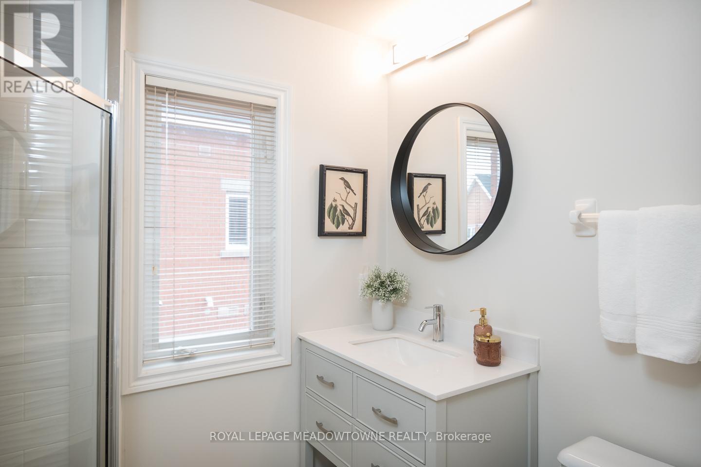 302 - 1701 Lampman Avenue, Burlington, Ontario  L7L 6R7 - Photo 32 - W12452036