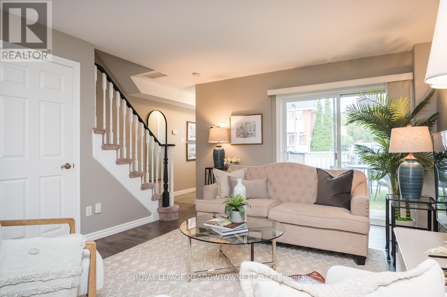 302 - 1701 Lampman Avenue, Burlington, Ontario  L7L 6R7 - Photo 8 - W12452036