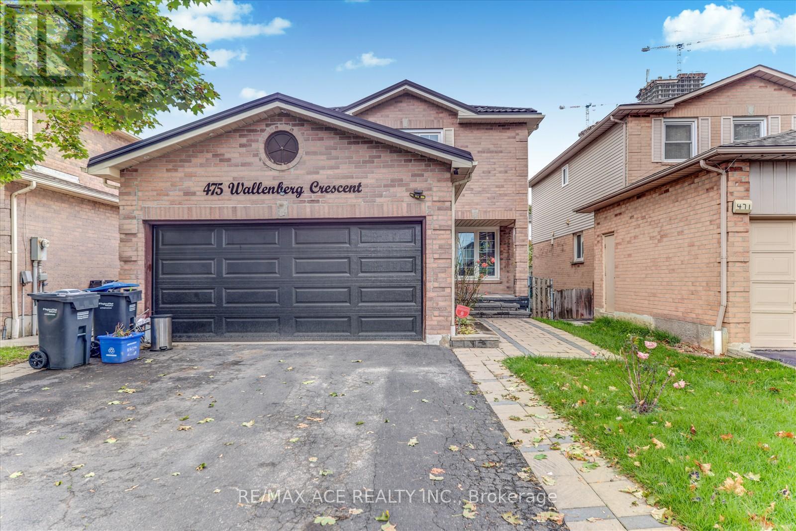 475 WALLENBERG CRESCENT, Mississauga, Ontario