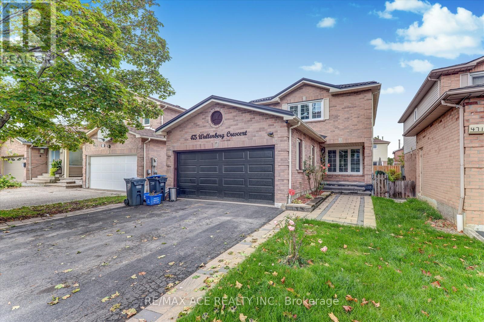 475 Wallenberg Crescent, Mississauga, Ontario  L5B 3M2 - Photo 2 - W12452084