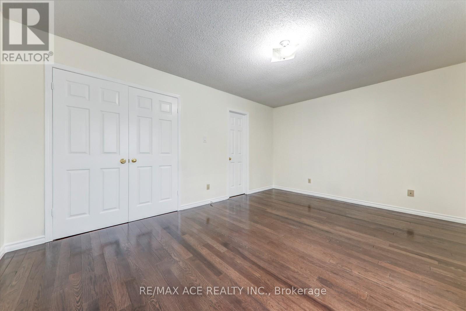 475 Wallenberg Crescent, Mississauga, Ontario  L5B 3M2 - Photo 20 - W12452084