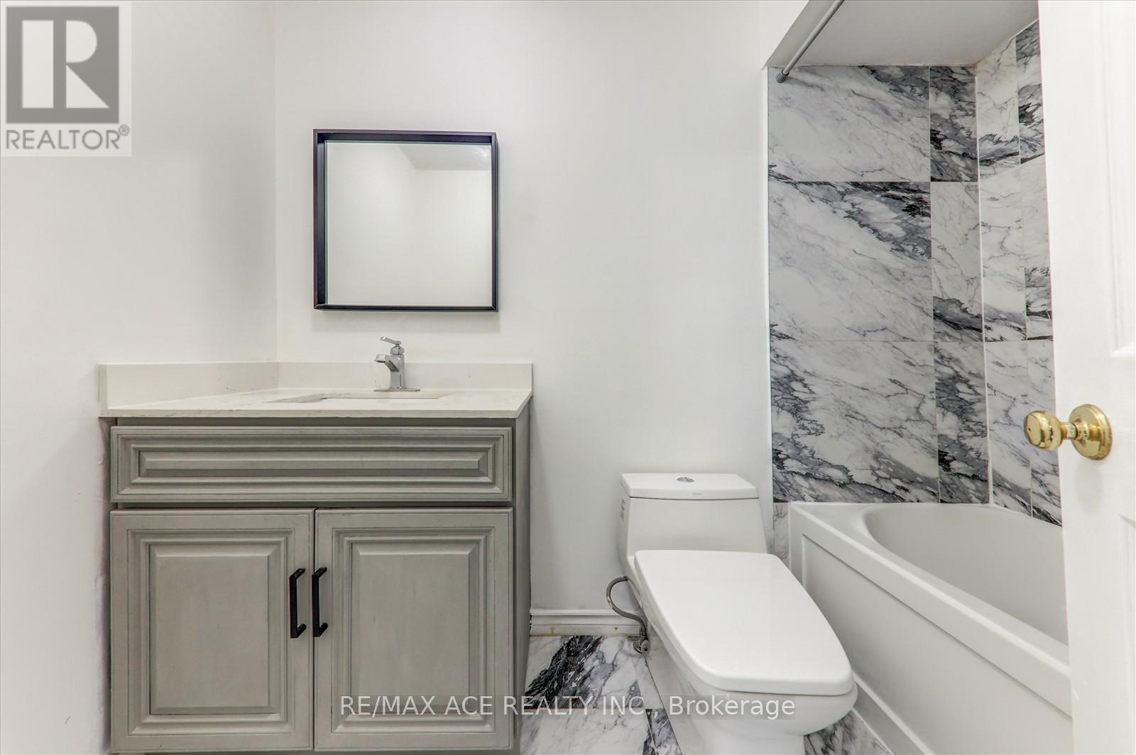 475 Wallenberg Crescent, Mississauga, Ontario  L5B 3M2 - Photo 21 - W12452084