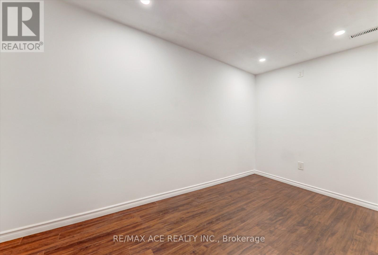 475 Wallenberg Crescent, Mississauga, Ontario  L5B 3M2 - Photo 30 - W12452084