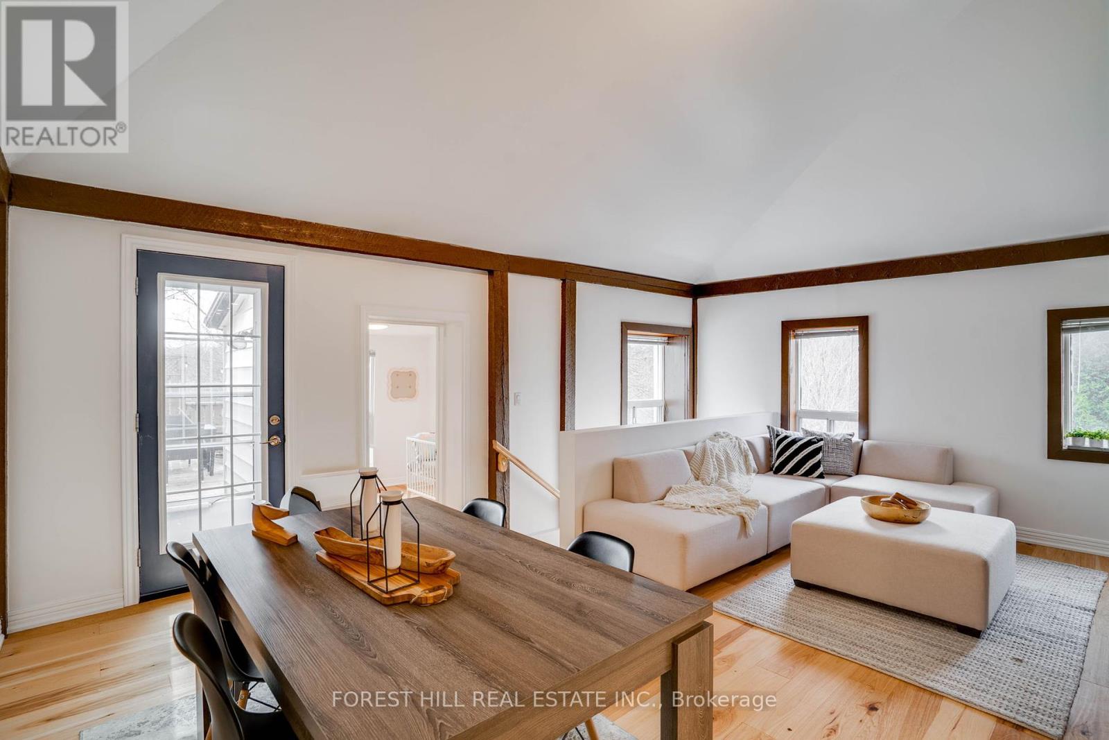 4053 Old Dundas Street, Toronto, Ontario  M6S 2R5 - Photo 17 - W12452086