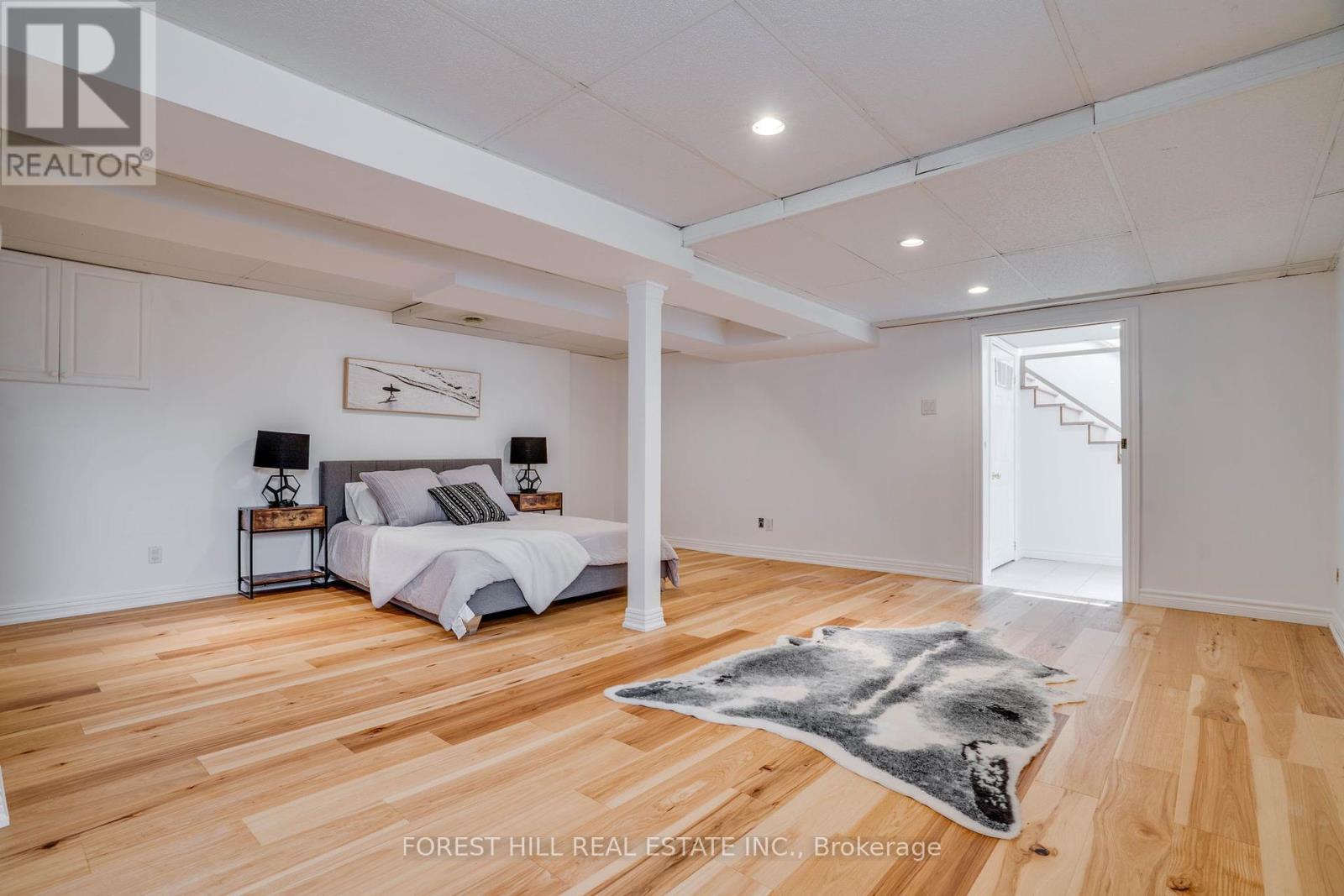 4053 Old Dundas Street, Toronto, Ontario  M6S 2R5 - Photo 32 - W12452086
