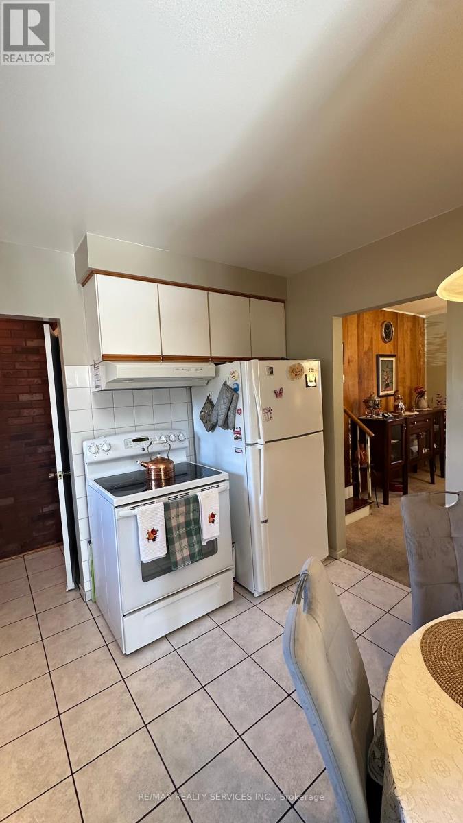 59 Belmont Drive E, Brampton, Ontario  L6T 2K5 - Photo 17 - W12452091