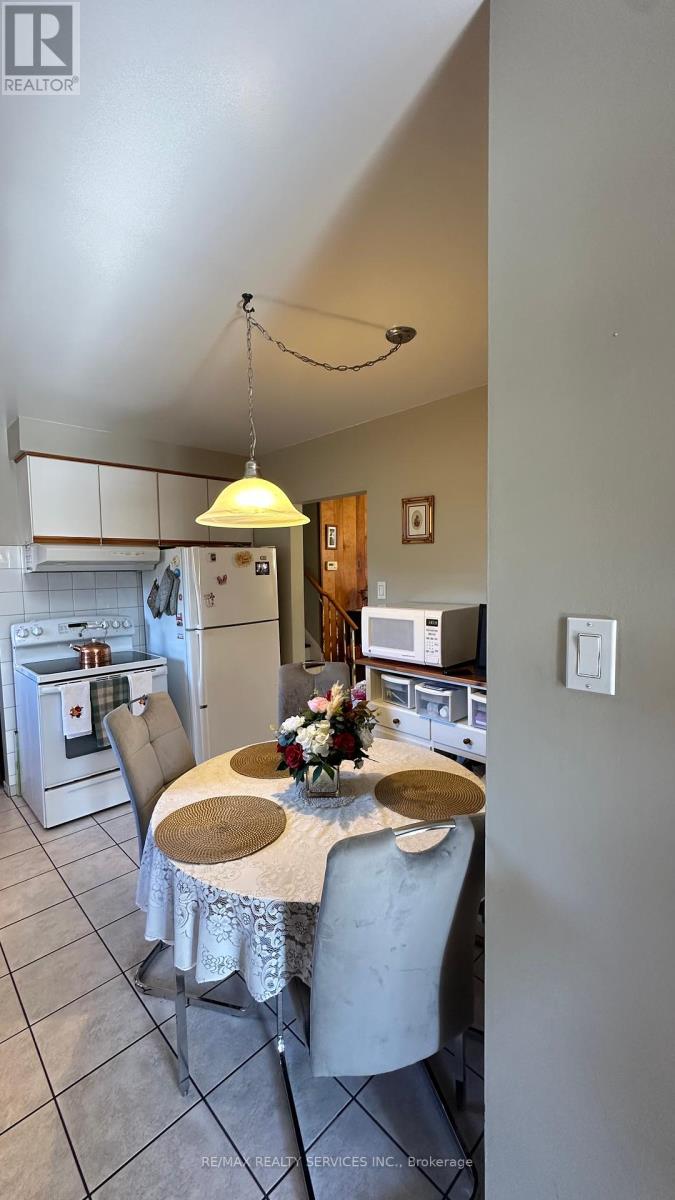 59 Belmont Drive E, Brampton, Ontario  L6T 2K5 - Photo 19 - W12452091