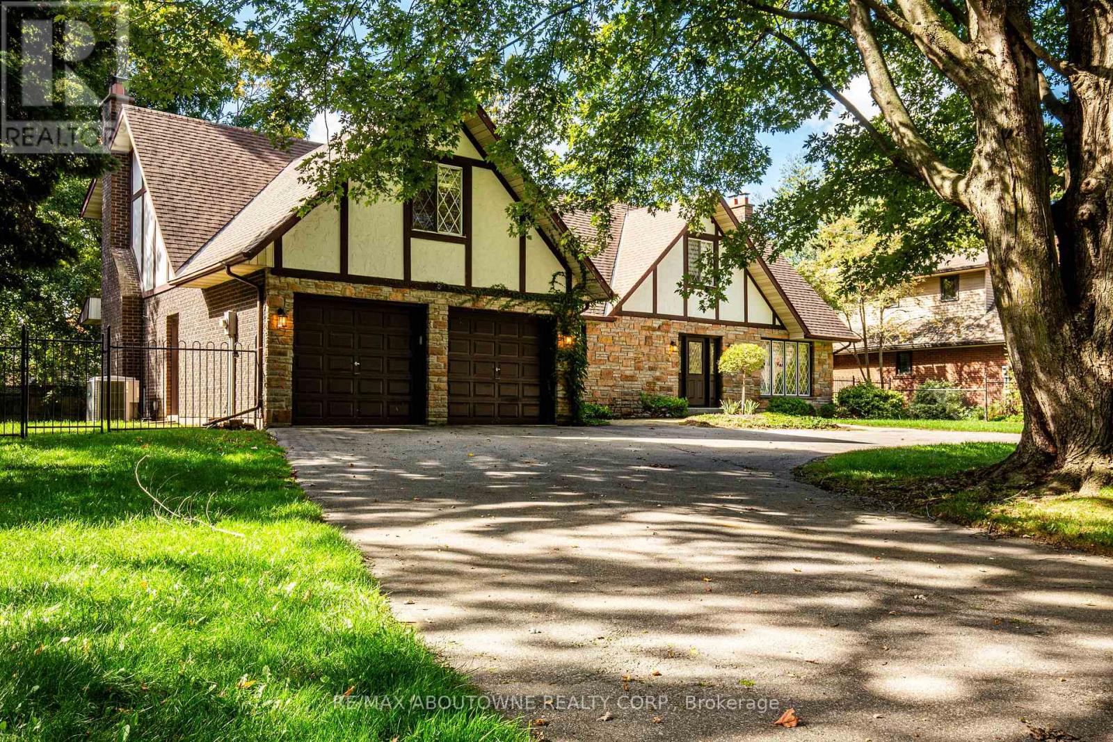 30 BIRKBANK DRIVE, Oakville, Ontario