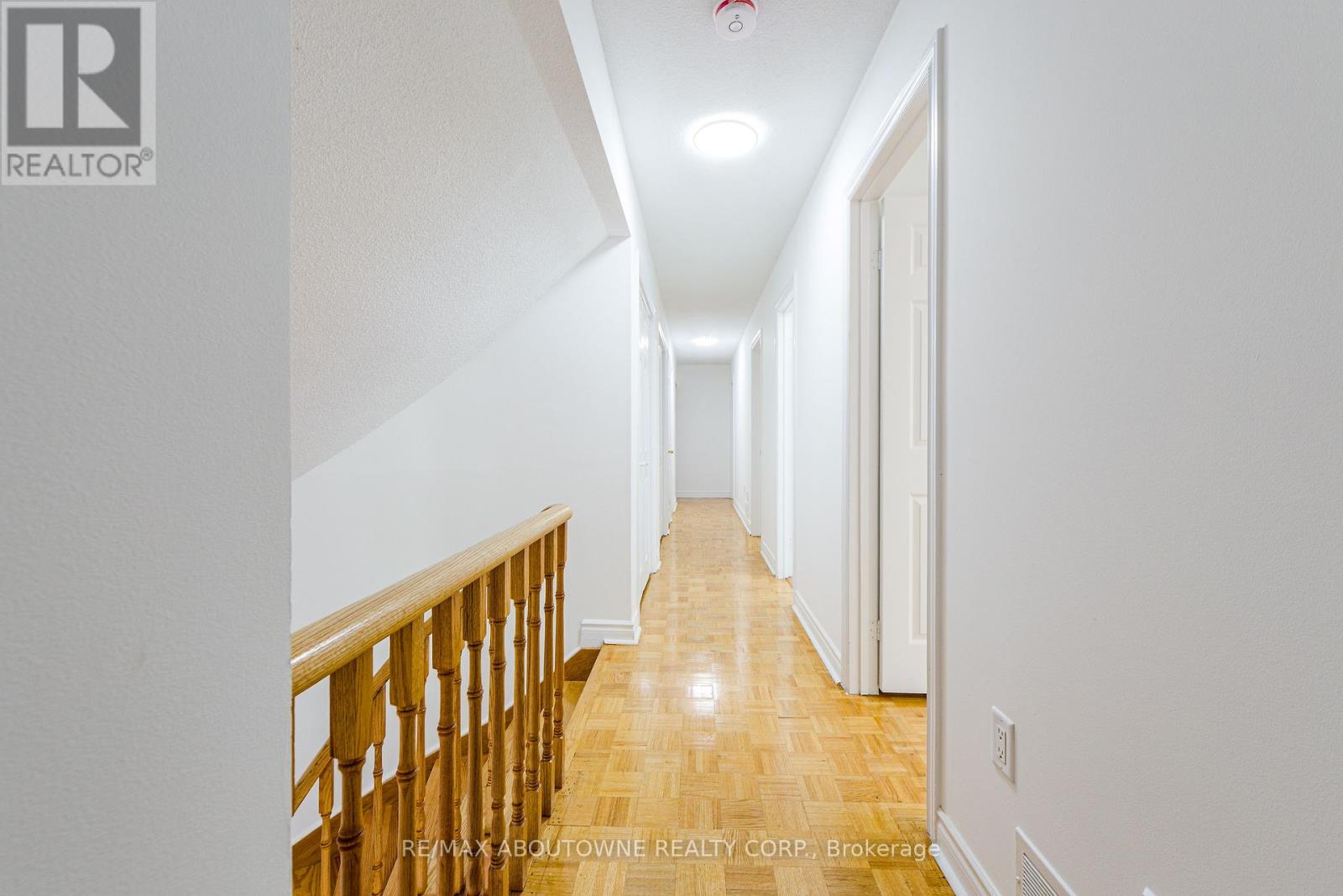 30 Birkbank Drive, Oakville, Ontario  L6J 4Y9 - Photo 17 - W12452096